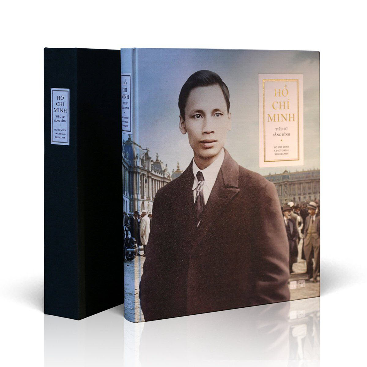Sách "Hồ Chí Minh – Tiểu sử bằng hình" bản giới hạn bìa vải cao cấp