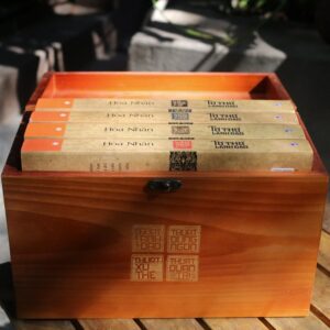 Bộ sách: "Tứ thư lãnh đạo" - Bản đặc biệt, hộp gỗ cao cấp làm quà biếu