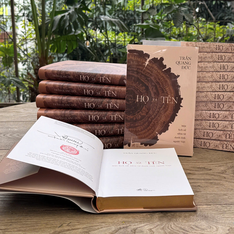Sách Họ và Tên - Bản bìa cứng đặc biệt - Kèm chữ ký tác giả - Giới hạn 500 cuốn