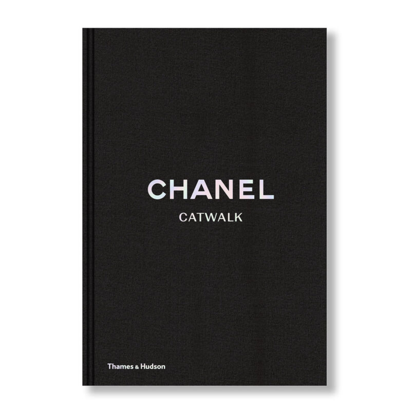 Sách Chanel Catwalk: The Complete Collections (Bìa Vải)