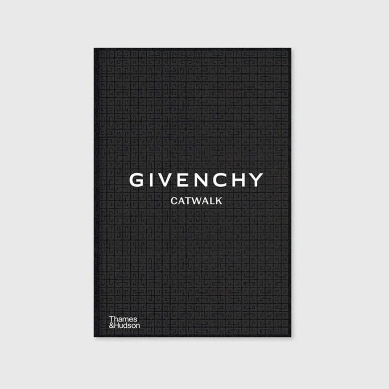 Sách Givenchy Catwalk: The Complete Collections (Bìa Vải)